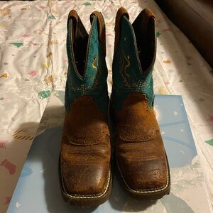 Western Boots in Brown and Teal